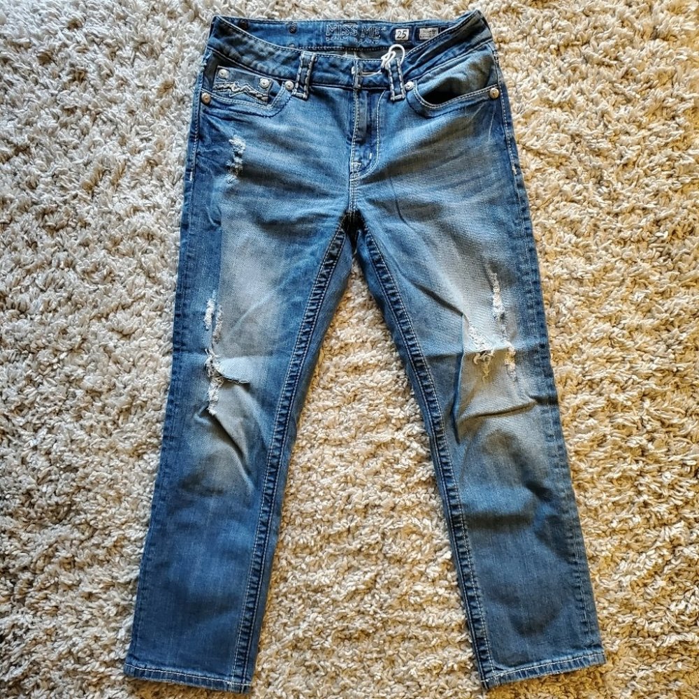 MISS  ME | NWOT Boyfriend Capri Distressed Medium Wash Denim Jeans (Size 25) - Picture 7 of 9